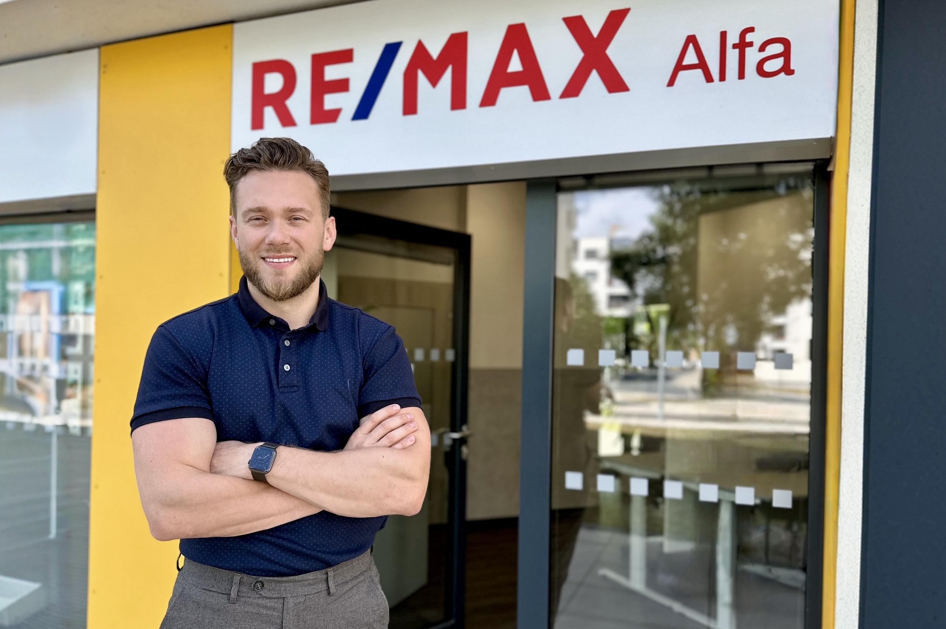 LUKÁŠ DUSÍK realitní makléř RE/MAX ALFA