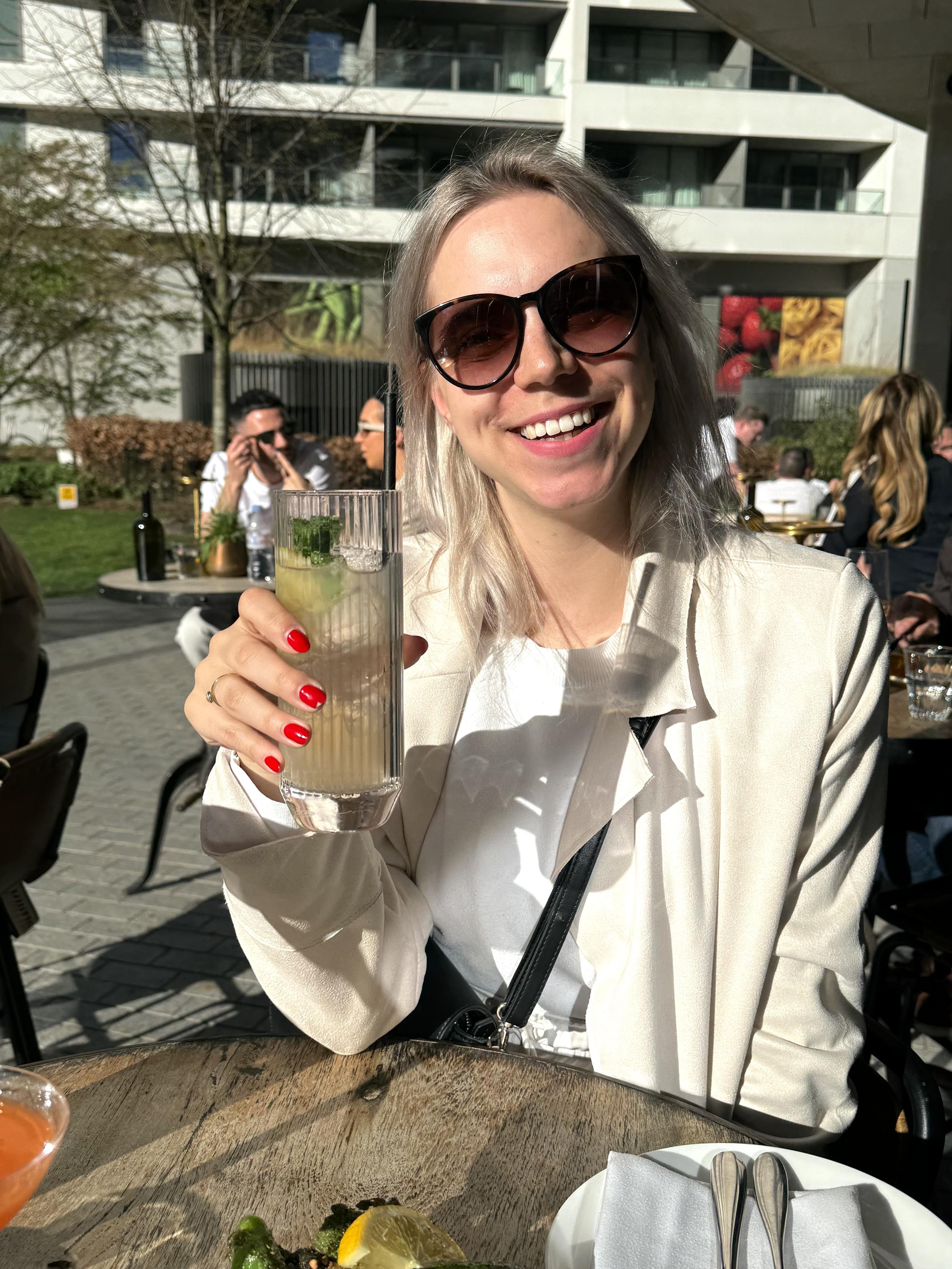 Realitní makléřka Anna Homolková